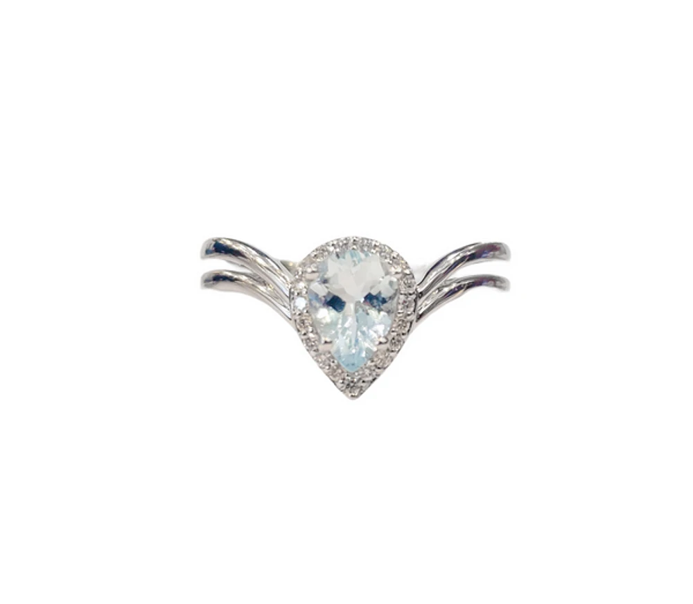 10K White Gold 0.60cttw Aquamarine and 0.10cttw Diamond Ring, size 7