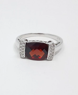 Garnet & Diamond Ring