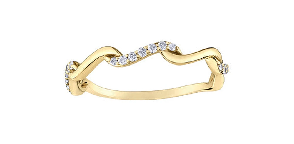 10K Yellow Gold 0.14cttw Diamond Ring, size 6.5