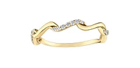 10K Yellow Gold 0.14cttw Diamond Ring, size 6.5