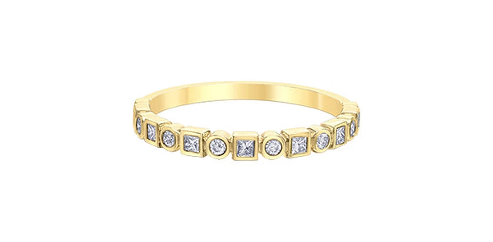 10K Yellow Gold 0.22cttw Round Brilliant Cut and Princess Cut Diamond Ring, Size 6.5
