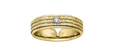 14K Yellow Gold 0.07cttw Canadian Diamond Gents Diamond Ring, size 10