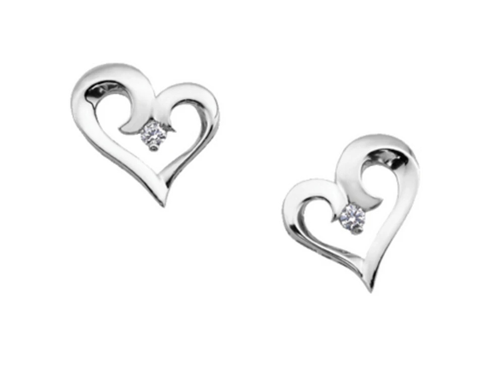10K White Gold 0.04cttw Canadian Diamond Heart Stud Earrings