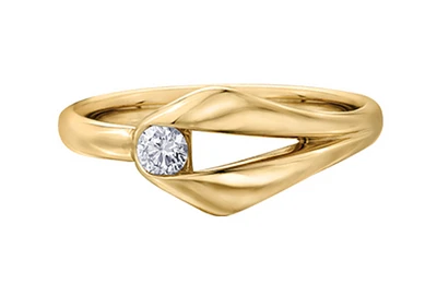 14K Yellow Gold 0.12cttw Canadian Diamond Ring - /