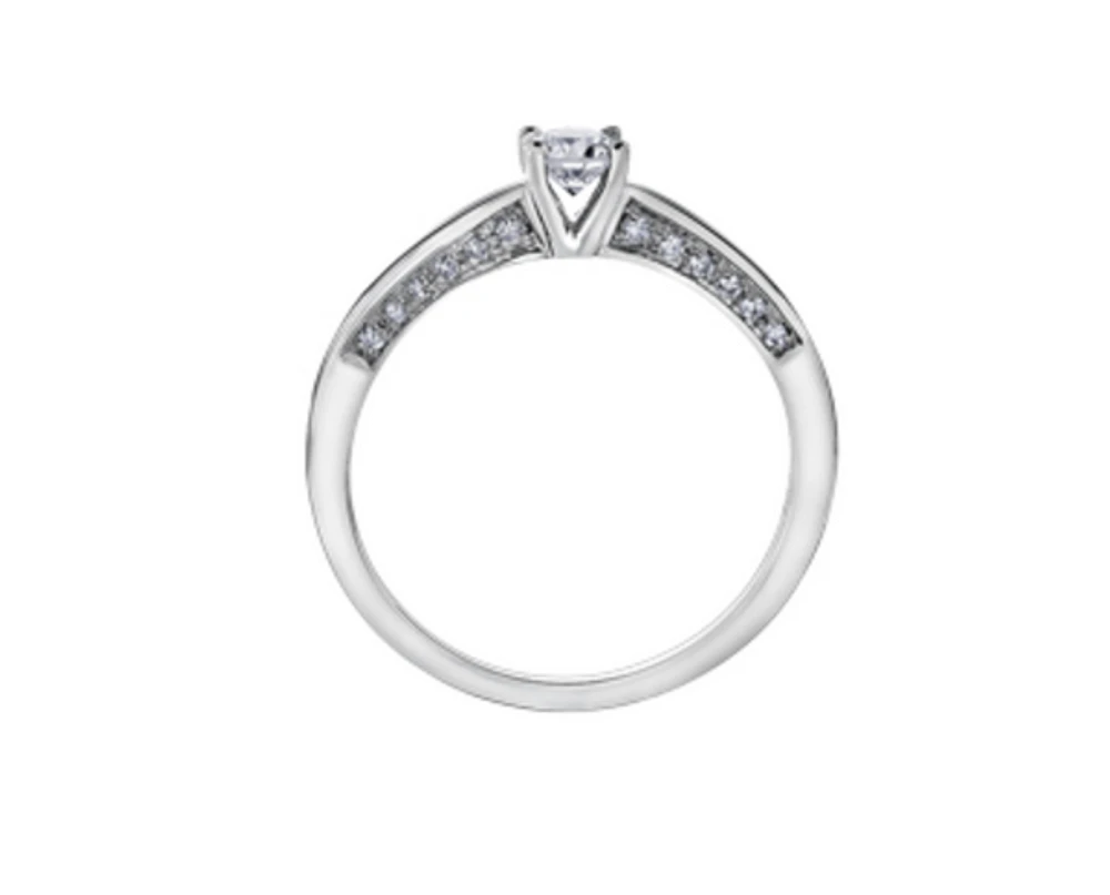 Platinum -0.82cttw Canadian Round Brilliant Diamond Engagement Ring
