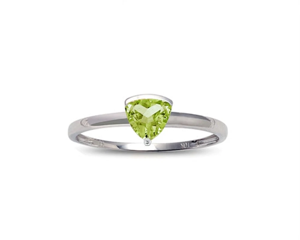 10K White Gold 5mm Trillion Cut Peridot Birthstone Ring - Size 7