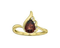 10K Yellow Gold 8x6mm Pear Cut Garnet and 0.019cttw Diamond Ring - Size 7