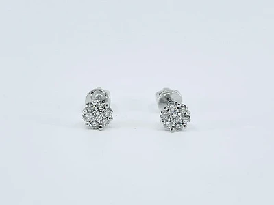 14K White Gold Diamond Earring