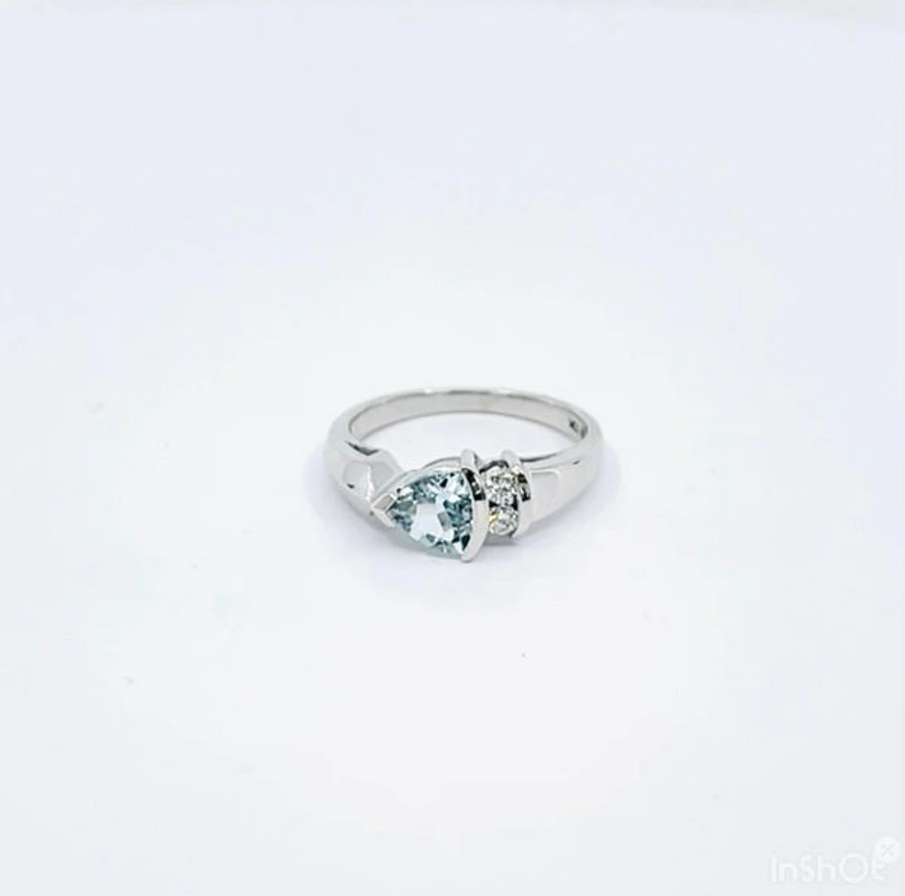 10K White Gold 0.60cttw Genuine Aquamarine & 0.08cttw Diamond Ring, size 6.5