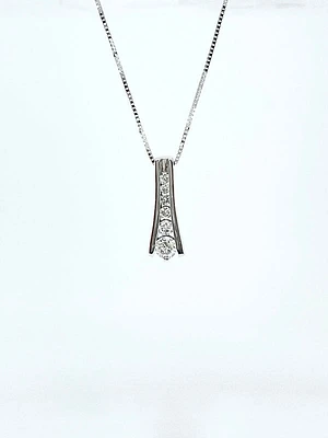 10K White Gold 0.31 Carat Diamond Pendant