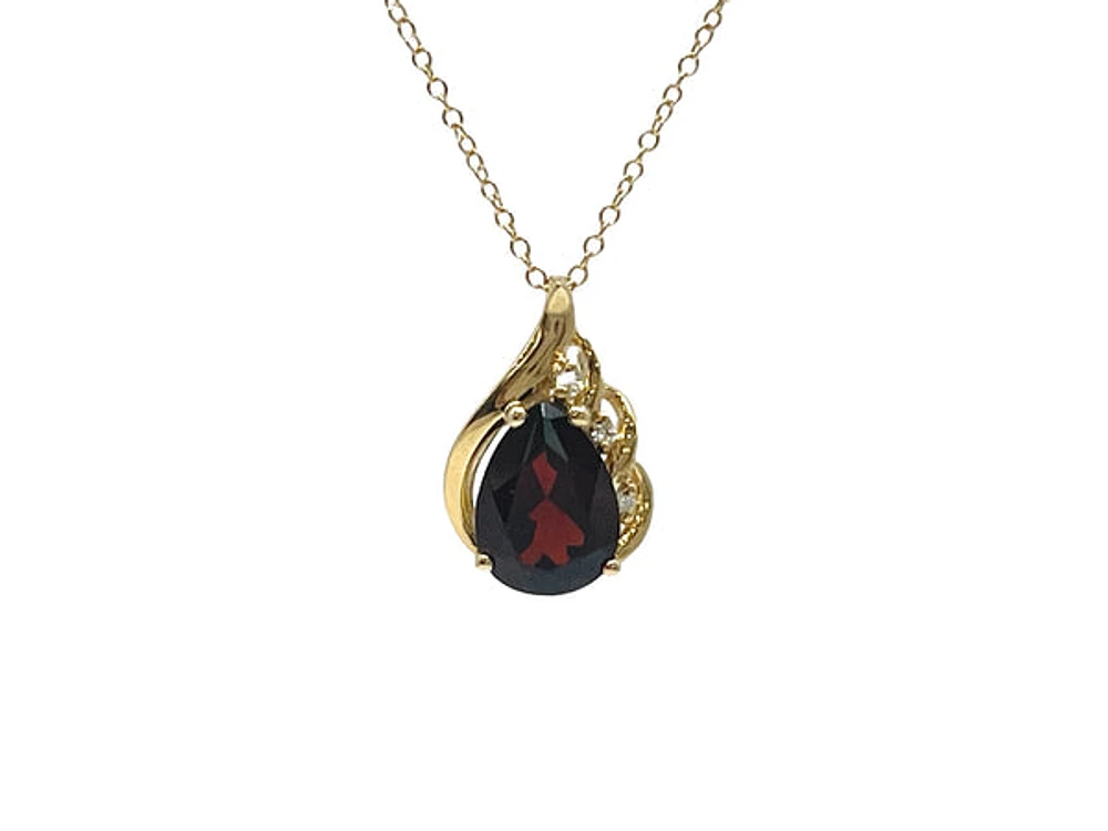 10K Yellow Gold 8mm x 6mm Garnet and 0.019cttw Diamond Necklace - 18 Inches