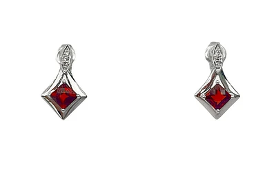 10K White Gold Garnet Stud Earrings