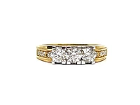 14K Yellow Gold 3 Stones Diamond 0.79cttw ring, size 6