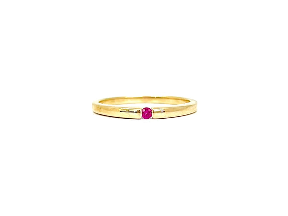 10K Yellow Gold 0.07cttw Genuine Ruby Ring, size 6
