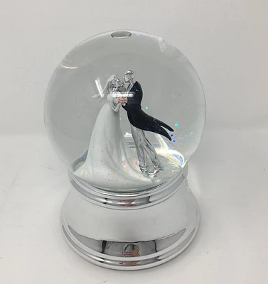 Wedding Couple Water Globe