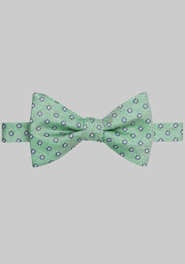 Men's Jos. A. Bank Marguerite Floral Pre-Tied Bow Tie at Bank, One