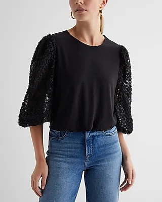 Skimming Textured Floral Puff Sleeve Tee