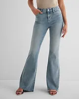 Mid Rise Light Wash Raw Hem Curvy FlexX '70S Flare Jeans