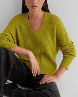 Relaxed Stitched V-Neck Long Sleeve Sweater Women's XS