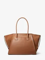 Très grand sac fourre-tout Avril en cuir à fermeture éclair sur le dessus