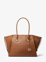 Très grand sac fourre-tout Avril en cuir à fermeture éclair sur le dessus