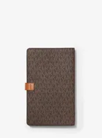 Carnet de taille moyenne à rayures et logo
