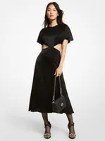 Robe en satin à découpes