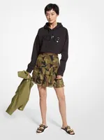 Jupe en crêpe georgette de soie à volants et à imprimé camouflage