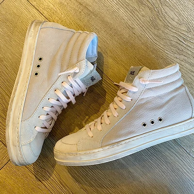 cristal hi top/pink laces