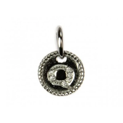 Q Alphabet Pendant