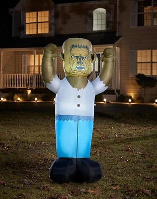 8 Ft Light-Up Wolfman Inflatable Decoration