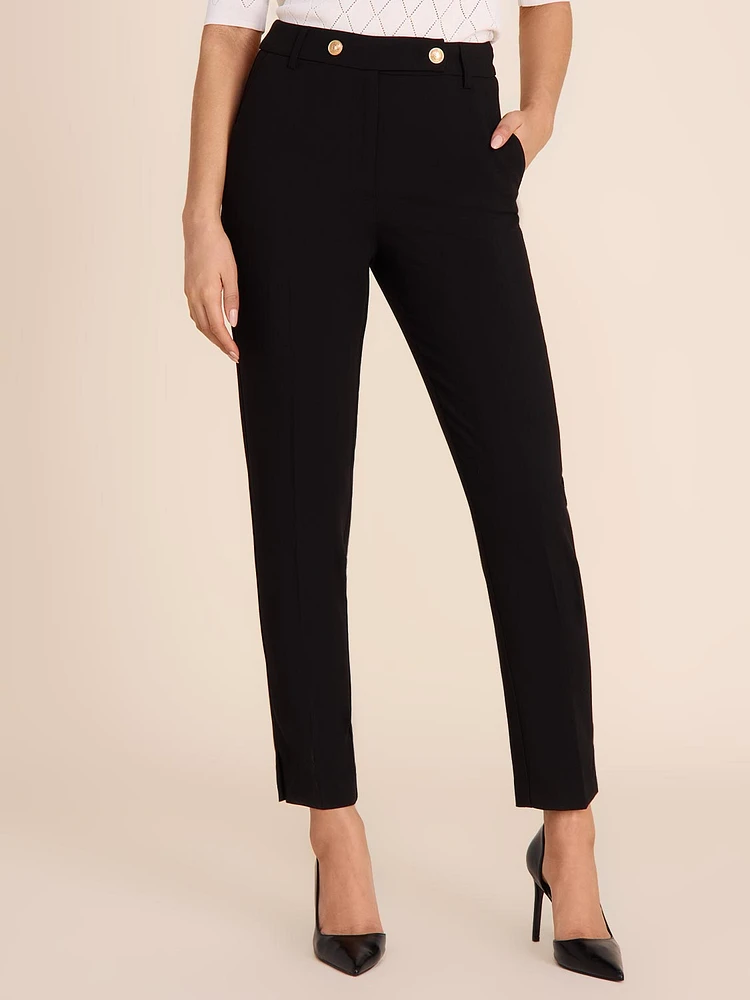 Pantalon noir à coupe ajustée et taille mi-haute