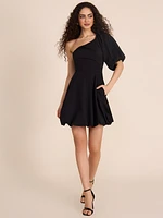 Mini-robe bouffante à une épaule