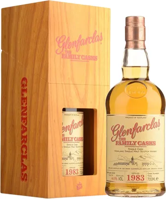 BCLIQUOR Glenfarclas - Family Cask 1983 W18 Cask 28