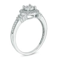 0.25 CT. T.W. Diamond Cluster Frame Promise Ring in 10K White Gold|Peoples Jewellers