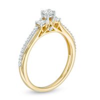 0.40 CT. T.W. Certified Canadian Diamond Three Stone Engagement Ring in 14K Gold (I/I2)|Peoples Jewellers