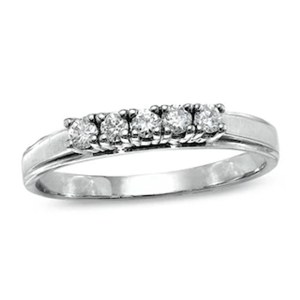 Previously Owned - Ladies' 0.20 CT. T.W. Diamond Wedding Band in 14K White Gold|Peoples Jewellers