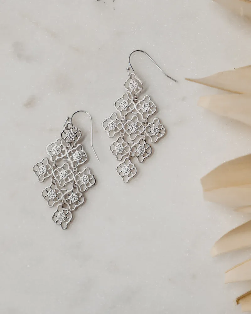 Metal Linked Chandelier Drop Earring