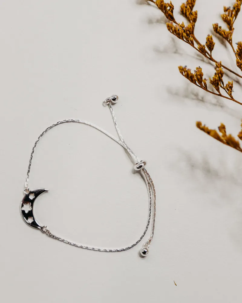 Adjustable Pull Closure Moon Bracelet