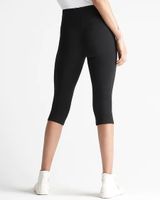 Yummie Talia Shaping Capri Leggings, Black, Size L, from Soma