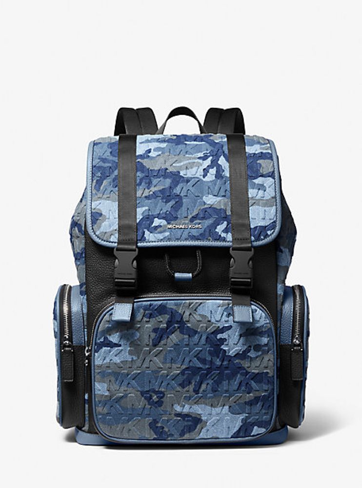 Total 50+ imagen michael kors blue camo backpack Abzlocal.mx