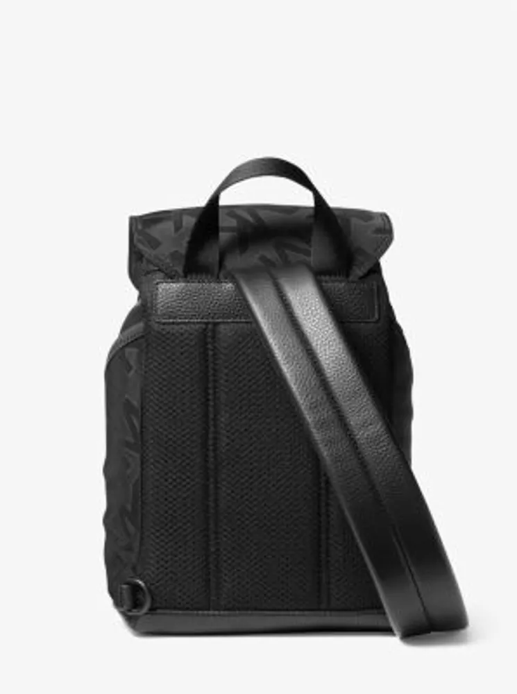 Michael kors kent hot sale nylon sling pack