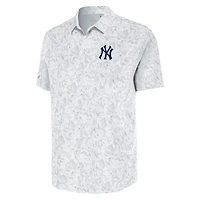 Antigua New York Yankees Lush Button-Up Shirt