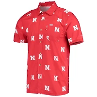 Columbia Nebraska Huskers Super Slack Tide Omni-Shade Button-Up Shirt
