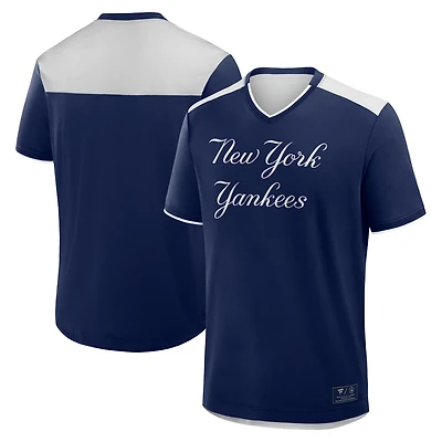 Fanatics New York Yankees Walk Off V-Neck T-Shirt