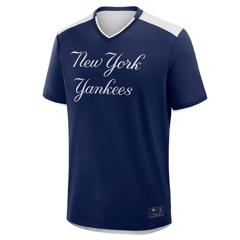 Fanatics New York Yankees Walk Off V-Neck T-Shirt