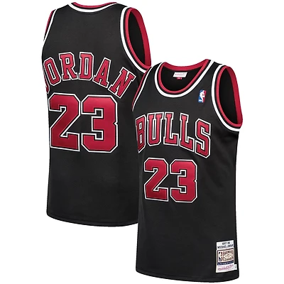 Mitchell  Ness Michael Jordan Chicago Bulls 1997/98 Hardwood Classics Authentic Jersey