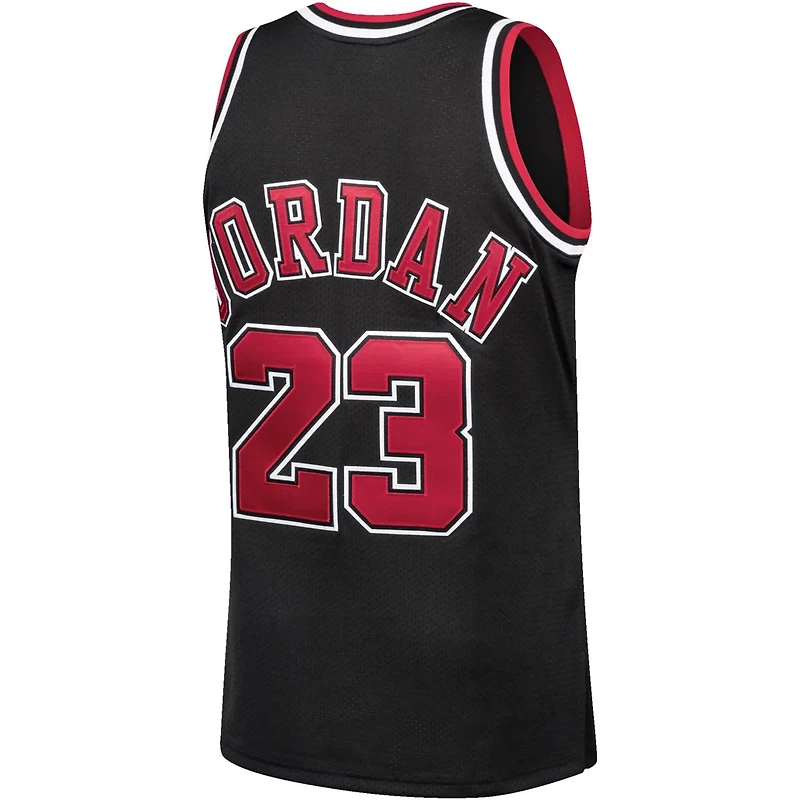 Mitchell  Ness Michael Jordan Chicago Bulls 1997/98 Hardwood Classics Authentic Jersey