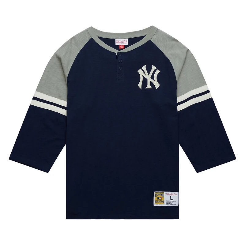 Mitchell  Ness New York Yankees Cooperstown Collection Legendary Raglan Slub Henley 3 4-Sleeve T-Shirt