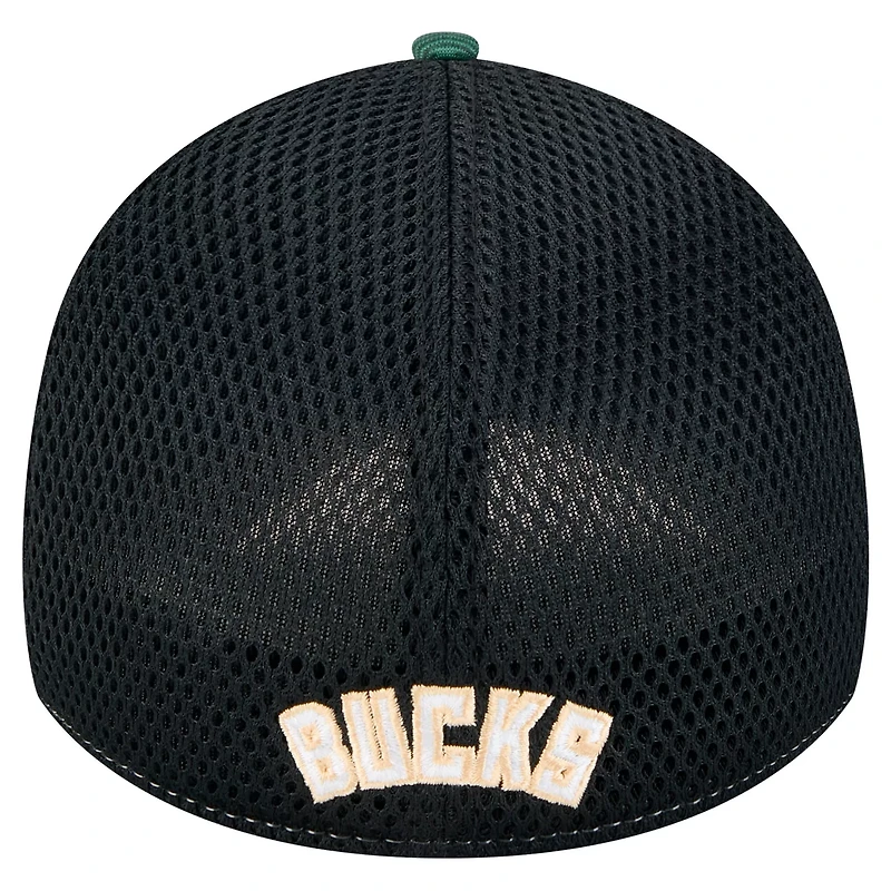 New Era Hunter Milwaukee Bucks Active Tech Neo Flex 39THIRTY Flex Hat